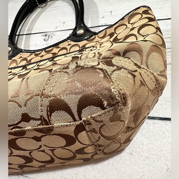 Coach shoulder tote - Picture 2 of 11